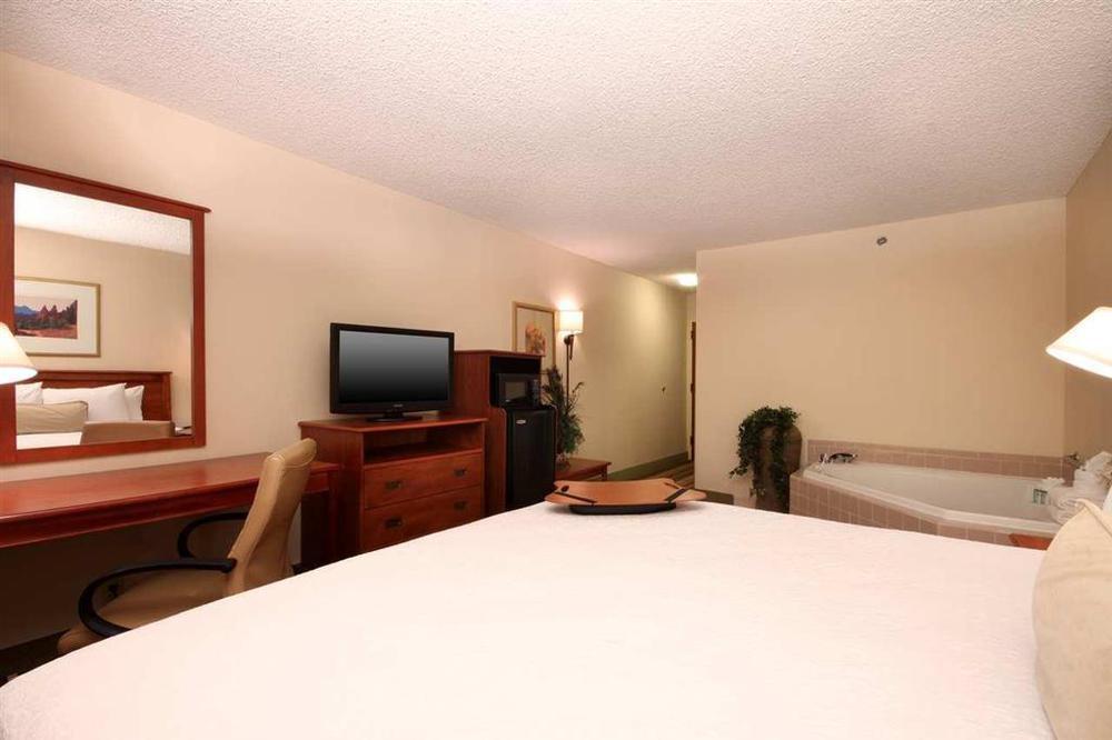 Hampton Inn Phoenix-צ'נדלר חדר תמונה